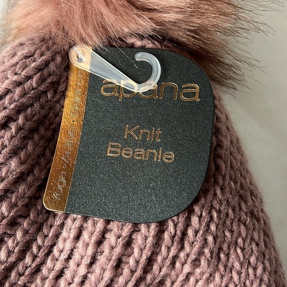 Apana Women’s Dusty Mauve Dusty Rose Cable Knit Pom Beanie Ivory Fleece Interior - Picture 4 of 8